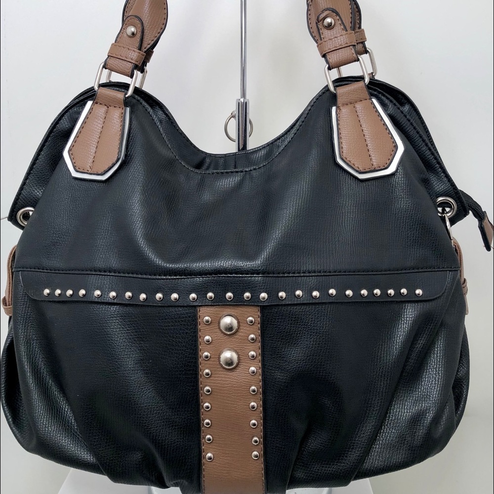 medium shoulder bag in two shades